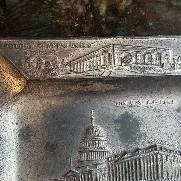 Vintage DC Souvenir Ashtray - Picture 3 of 10